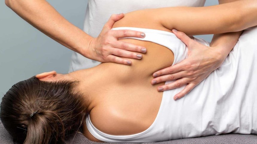 Understanding the Differences Between Physiotherapists, Osteopaths, and Chiropractors