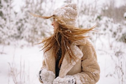 Cold Weather Hair Woes? How to Keep Your Strands Slayin’ All Winter