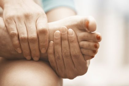 How Do You Handle Neuropathy Naturally? Let’s Dive In.