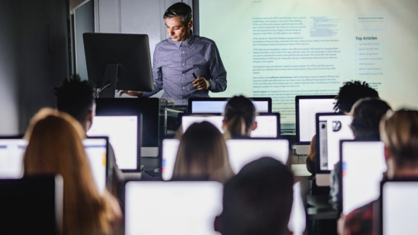 3 Ways Technology is Revolutionizing Communication in Higher Education